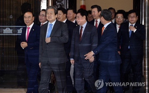 <임기내 개헌> 김무성 "정권 출범후 오늘이 제일 기쁜 날" - 1