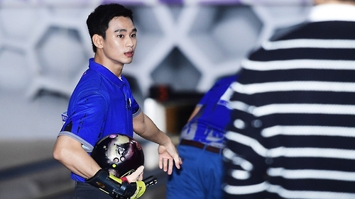스타들의 이색 도전…김수현 프로볼링 선수로 - 1