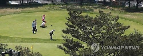 군인·공무원 가족이라 할인…청탁금지법 무색한 골프장 특혜 - 1