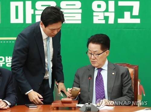 국민의당 "靑회담 피할 이유없지만 공식 제안보고 판단" - 1