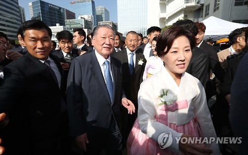 외손녀 결혼식 참석하는 정몽구 회장