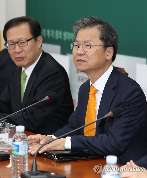 발언하는 천정배 위원장