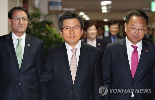 당장 하야ㆍ탄핵하면 황총리가 권한대행…野 '황교안 딜레마" - 1