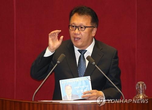 민병두, '탄핵 대비' 대통령 권한정지 범위 명시법 추진 - 1