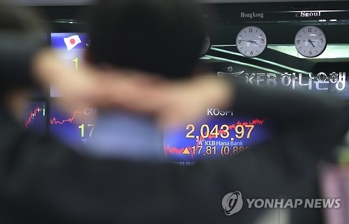 코스피 순익 100조대 첫 돌파…불황형 흑자에 "씁쓸"(종합) - 1