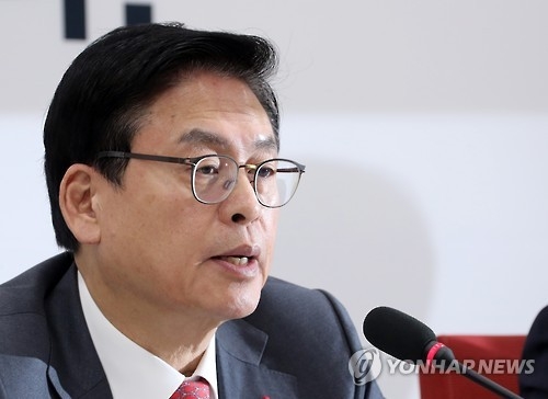 정우택 "문재인, '사드訪中' 의원 7명 귀국시켜야" - 1