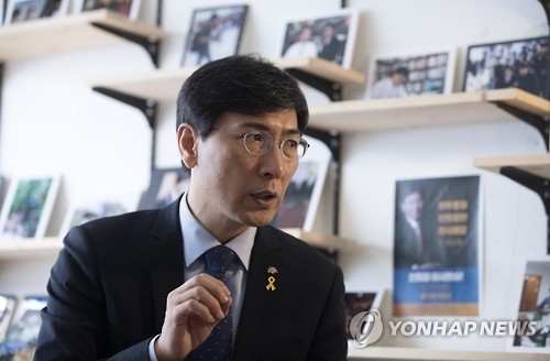 안희정 "文과 비교 않겠다…친문 조폭집단 아냐, 겁먹지 말라" - 1