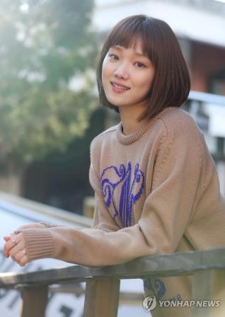 이성경 "21세 때야 첫사랑…먼저 어필하는 성격 아냐" - 3