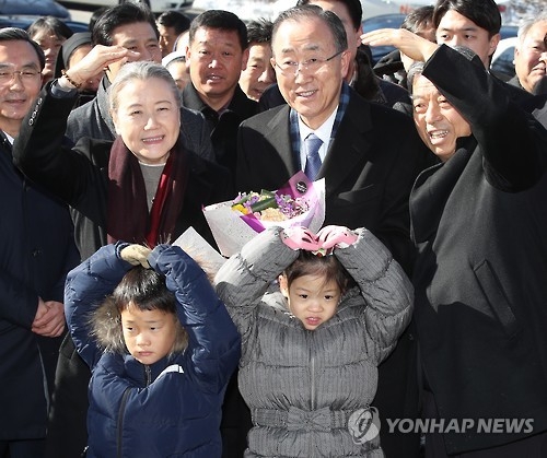 文 "정권교체가 촛불의 명령" 潘 "정권 바뀐다고 정치 안바뀐다" - 4