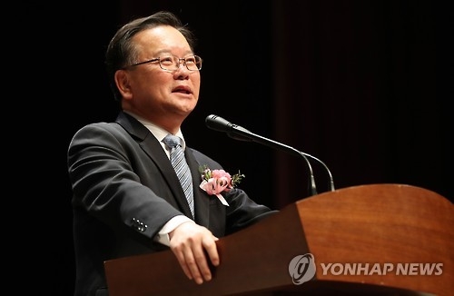 김부겸 "국가안보에 票퓰리즘 안된다"…文 '군 복무단축' 비판 - 1