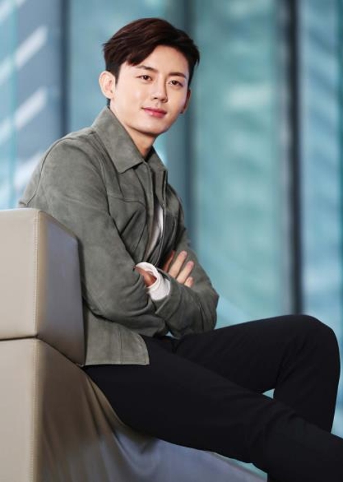 '푸른바다' 이지훈 "'전지현 건든 놈 혼내자' 댓글에 악역 실감" - 3