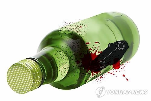 만취 40대女 외제차 몰다 차량 들이받고 도주 - 1