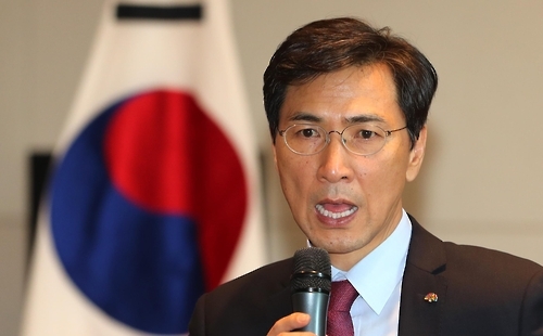 안희정 충남지사가 10일 오후 충남 천안 테딘리조트에서 열린 더불어민주당 기초자치단체장 연수에서 인사말을 하고 있다.