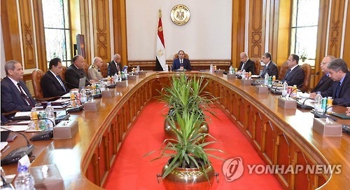 국방위원회 회의 주재하는 엘시시 이집트 대통령