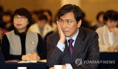 안희정,'선의 발언' 사과…"마음 다치고 아파하는 분 많아 죄송" - 1