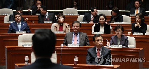 與 개헌안 '권력구조' 집중하기로…"대선전 개헌 추진" - 1