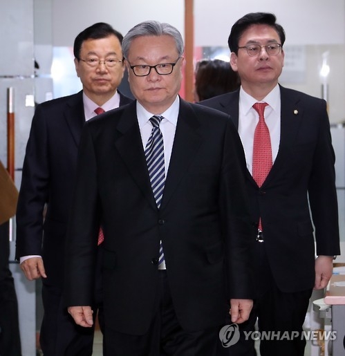 한국당·바른정당 주자들, '포스트 탄핵' 첫 주말 '신중모드' - 3