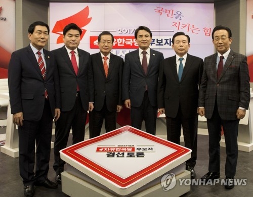 한국당 '1차 컷오프' 홍준표 압도적 1위…친박도 건재 - 2