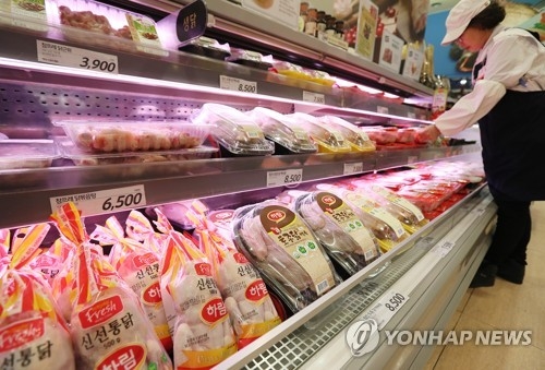 대형마트 닭고기 매장 [연합뉴스 자료사진]