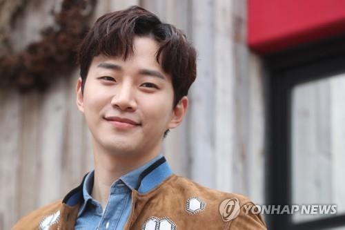 이준호 "남궁민과 브로맨스 많았으니 다음 상대는 여자였으면" - 1