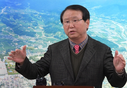양동인 거창군수 "구치소부지이전위 구성"