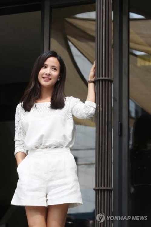 조여정 "노출 이미지 부담없어…다시 태어나도 연기하고 싶죠" - 2