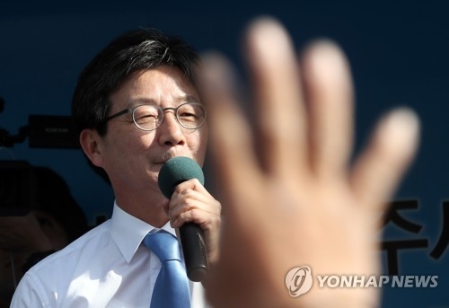 劉 "위안부합의 재협상 안되면 파기…4번타자가 역전홈런"(종합) - 1