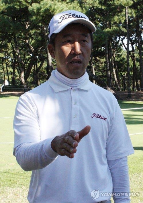 레슨 코치로 새 인생을 시작한 허석호.