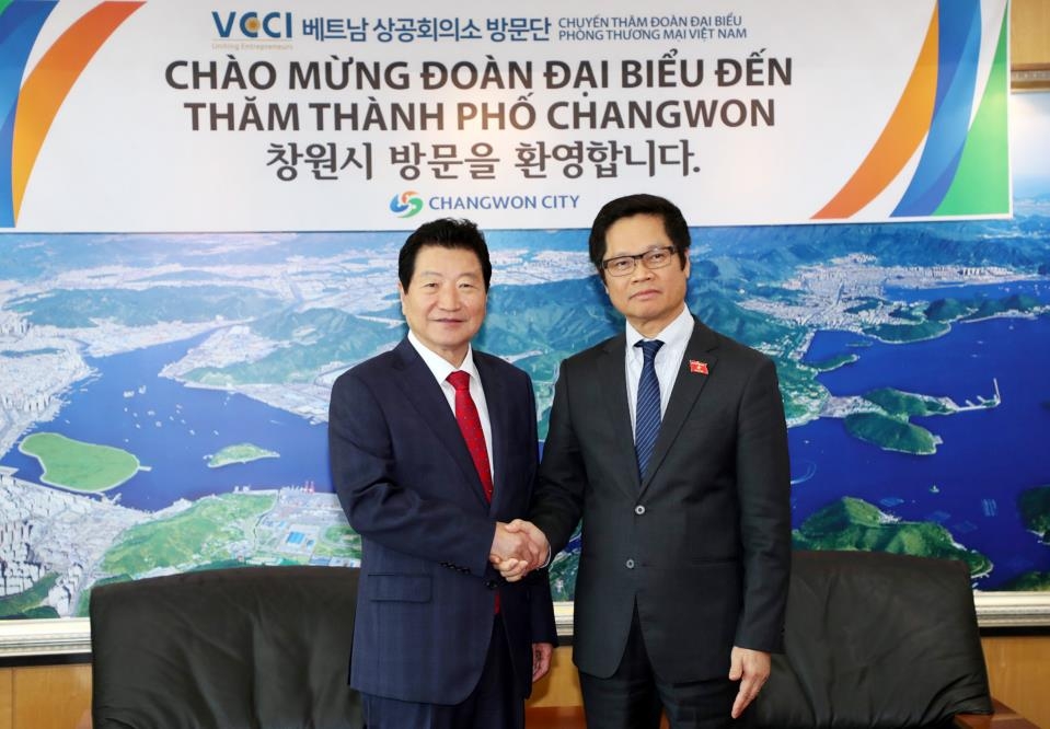 창원시 방문한 베트남 상공회의소 회장.