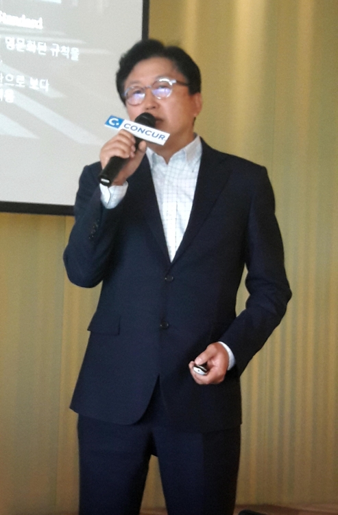 (서울=연합뉴스) 한지훈 기자 = 형원준 SAP코리아 대표가 1일 서울 강남구 삼성동 한 호텔에서 기자간담회를 열어 SAP의 자회사 컨커가 한국 시장에 진출할 것이라고 밝히고 있다.
