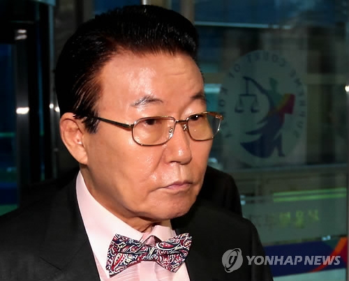 김홍도 목사, 사문서위조 혐의 공판 출석