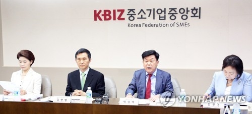 국정·일자리委, 경제단체 첫 만남 '까칠'…최저임금 이견 확인 - 2