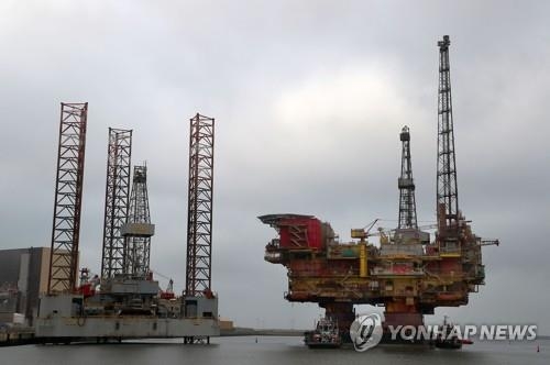 국제유가, 美 재고증가 여진…WTI 0.2%↓ - 1