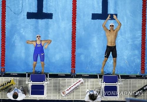 지난해 캐나다에서 열린 쇼트코스(25m) 세계선수권대회 혼성계영 200m 경기 모습