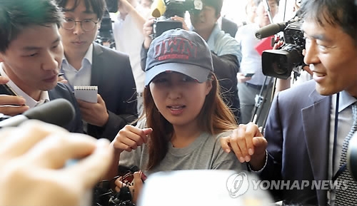 '3차소환' 정유라 11시간 조사후 귀가…영장 재청구여부 주목 - 1
