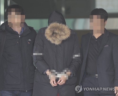 화장실서 밀친 의붓딸 뇌출혈 방치해 사망…계모 징역5년 - 1