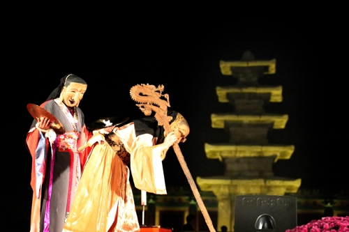 사비야행 정림사지 공연 장면