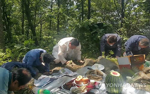 "비 좀 내리게 해주세요"