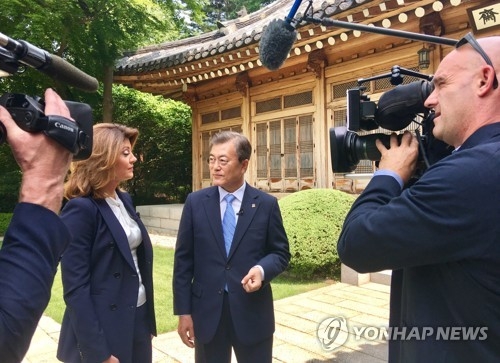 CBS와 인터뷰하는 문재인 대통령