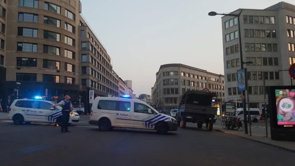 폭발사건 후 브뤼셀 중앙역 인근을 통제하는 벨기에 경찰 