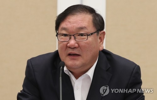 김태년 "부동산대책 미포함 지역도 과열조짐땐 즉각 추가조치" - 1