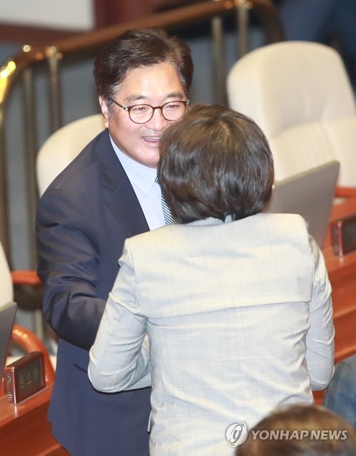 與 "새로운 보수" 한국당과 갈라치며 바른정당 띄우기…왜? - 1