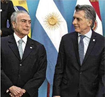 미셰우 테메르 브라질 대통령(왼쪽)과 마우리시오 마크리 아르헨티나 대통령 [브라질 일간지 폴랴 지 상파울루]