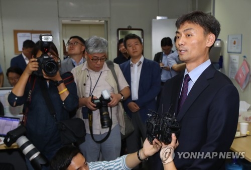 박성진 거취 공수교대…정의당 "지명철회"vs한국당 목소리 낮춰(종합) - 1