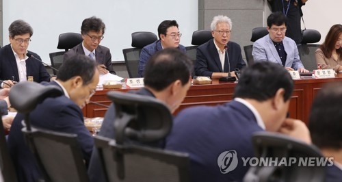 한국당 '朴출당' 진통…일각선 "신중해야" vs 류석춘 "맡겨달라" - 1