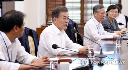 문 대통령, '수석보좌관회의'