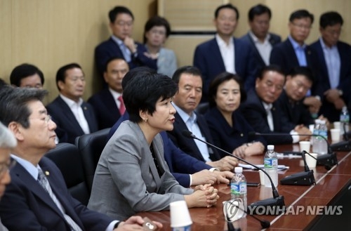 김영주 "檢발표 보고 체포영장 발부 알아…靑 지시 없었다" - 1