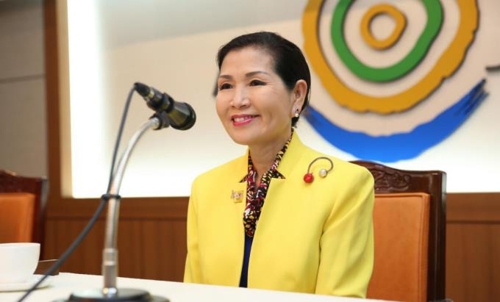 고향 방문한 유미 호건 여사