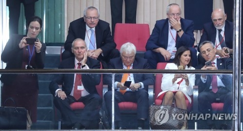 대정부질문서 고성·윽박…정의장 "품격 떨어지는 일 없도록" - 2