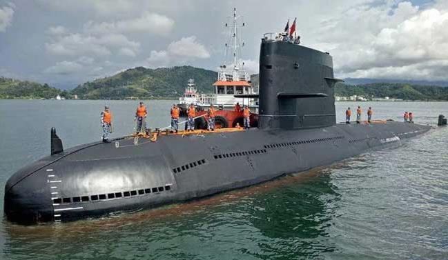 2017년 1월 3일 말레이시아 사바 주 해군기지에 기항한 중국 인민해방군 소속 디젤 잠수함 '창청'. [말레이시아왕립해군 홈페이지 캡처=연합뉴스]